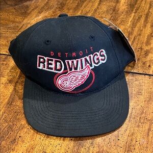 NWT Sports Specialties Detroit Red Wings Black Hat